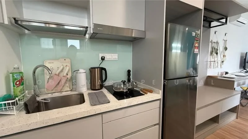 Kitchen features: single-bowl stainless-steel sink, chrome pull-down faucet, white quartz countertop, grey flat-panel cabinets, built-in stainless-steel fridge, built-in oven, ceramic cooktop, glass backsplash, kitchen towel holder, dish rack, kitchen utensils, wall-mounted power outlet; style: modern.