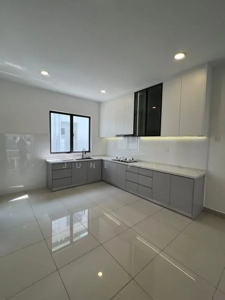 Kitchen features: white upper cabinets, grey lower cabinets, marble countertop, single-bowl stainless-steel sink, chrome pull-down faucet, 4-burner gas hob, built-in oven, white tiled backsplash, recessed LED downlights, large window, polished ceramic tile flooring; style: modern.