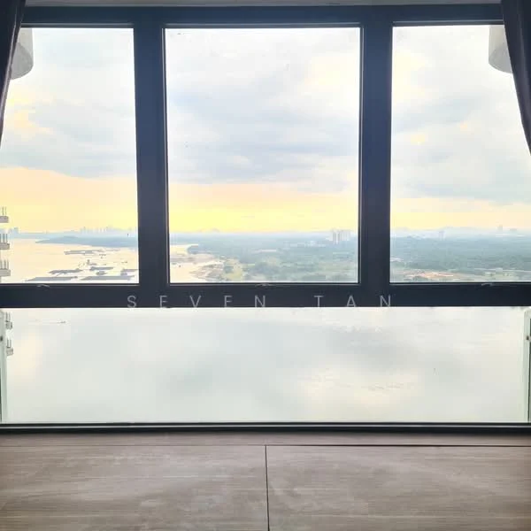 Room features: floor-to-ceiling windows, city view, sea view, curtains, wooden flooring; view: city.