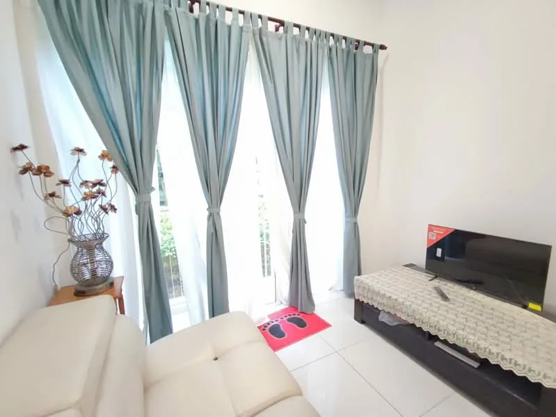 Living features: white painted walls, glossy white tile flooring, 5-blade ceiling fan, floor-to-ceiling windows, sheer curtains in light blue, TV console, wall-mounted TV, decorative vase with flowers, beige knitted throw blanket, area rug with paw print design, sofa in white leather; style: modern; view: garden.