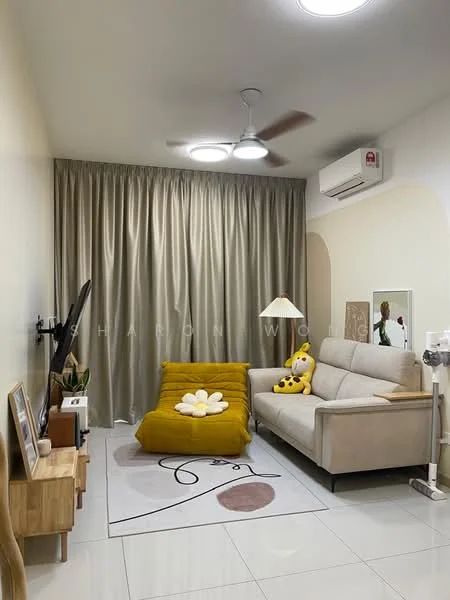 Living features: 3-seater fabric sofa in beige, yellow floor cushion with floral design, TV console, wall-mounted TV, area rug with abstract pattern, curtains in light beige, ceiling fan with 3 blades, wall-mounted air conditioning unit, decorative lamp, framed artwork on wall, light-colored tiled flooring; style: modern.