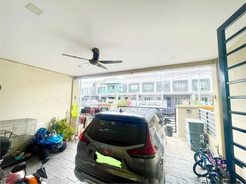 Exterior type: linked terrace house; features: covered car porch, 1 car parked, ceiling fan, stone-paved flooring, manicured plants, bicycle parked, children's ride-on toys, fenced area; style: modern.