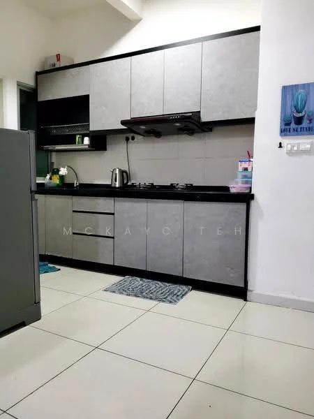 Kitchen features: grey cabinetry, black countertop, stainless-steel sink, chrome pull-down faucet, 4-burner gas hob, built-in range hood, kettle, dish drying rack, tile backsplash, white tiled flooring, two blue kitchen mats; style: modern.