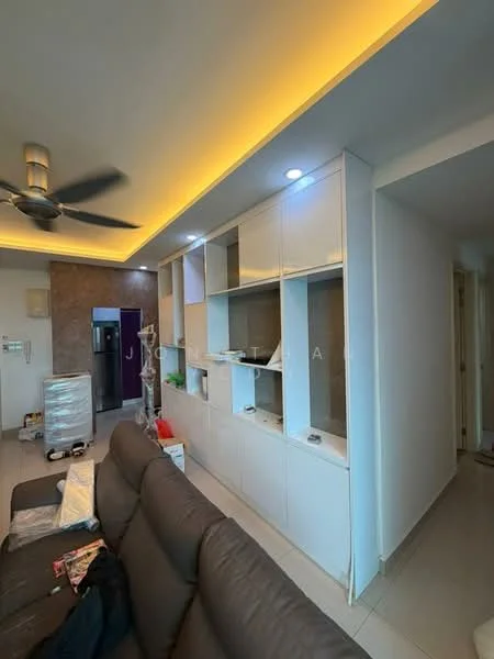 Living features: 3-seater leather sofa, ceiling fan, recessed LED downlights, built-in cabinetry with open shelving, light-colored wall cabinets, neutral tiled flooring, wall with textured finish, open layout, decorative items on shelves; style: modern.