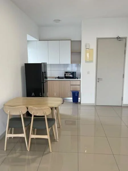 Kitchen features: white cabinets, light wood cabinetry, black fridge, built-in oven, microwave, white tiled backsplash, grey countertop, stainless-steel sink, single-bowl stainless-steel sink, 4-burner gas hob, dining table with 4 chairs, ceramic tile flooring, recessed ceiling lights; style: modern.