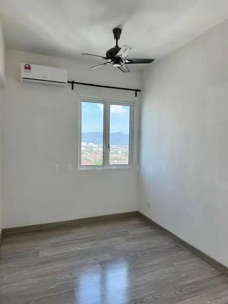Room features: light wood laminate flooring, white painted walls, 5-blade ceiling fan with light, 1 wall-mounted split AC, floor-to-ceiling window, mountain view; style: modern; view: mountain.