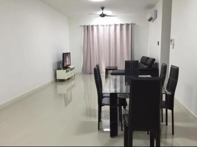 Living features: white painted walls, glossy tile flooring, 5-blade ceiling fan, wall-mounted air conditioning unit, sofa in black leather, glass coffee table, TV console in white, wall-mounted TV, curtains in light grey, dining table with glass top, black dining chairs; style: modern.