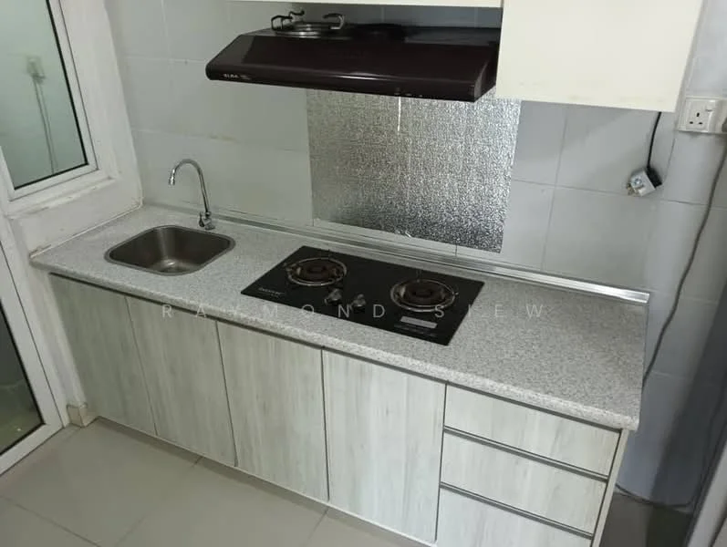 Kitchen features: single-bowl stainless-steel sink, chrome pull-down faucet, granite countertop, built-in gas hob with 2 burners, exhaust hood, light grey cabinetry, drawer storage, grey tiled backsplash, white tiled walls, ceramic tile flooring; style: modern.