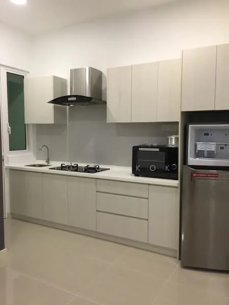 Kitchen features: white laminate cabinetry, stainless-steel range hood, 2-burner gas hob, single-bowl stainless-steel sink, chrome pull-down faucet, white quartz countertop, grey tiled backsplash, built-in microwave, stainless-steel fridge, ceramic tile flooring, recessed downlights; style: modern.