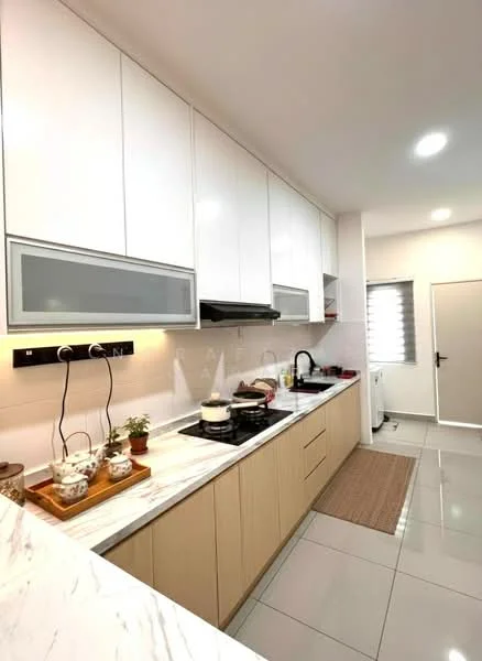 Kitchen features: white upper cabinets with glass panels, beige lower cabinets, marble countertop, stainless-steel sink, chrome pull-down faucet, 4-burner gas hob, built-in range hood, wall-mounted microwave, grey ceramic tile flooring, recessed LED downlights, window with blinds, decorative plants on countertop, kitchen mat; style: modern.