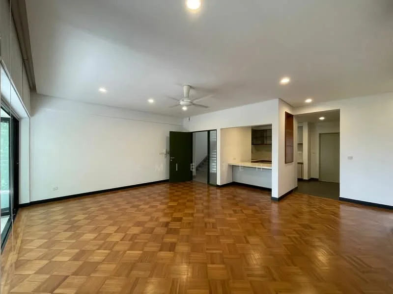 Living features: parquet wood flooring, white painted walls, ceiling fan, floor-to-ceiling windows, sliding glass door, open layout, natural light, neutral color scheme; style: modern; view: garden. Kitchen features: open kitchen layout, white cabinetry, countertop, built-in shelves; style: modern.