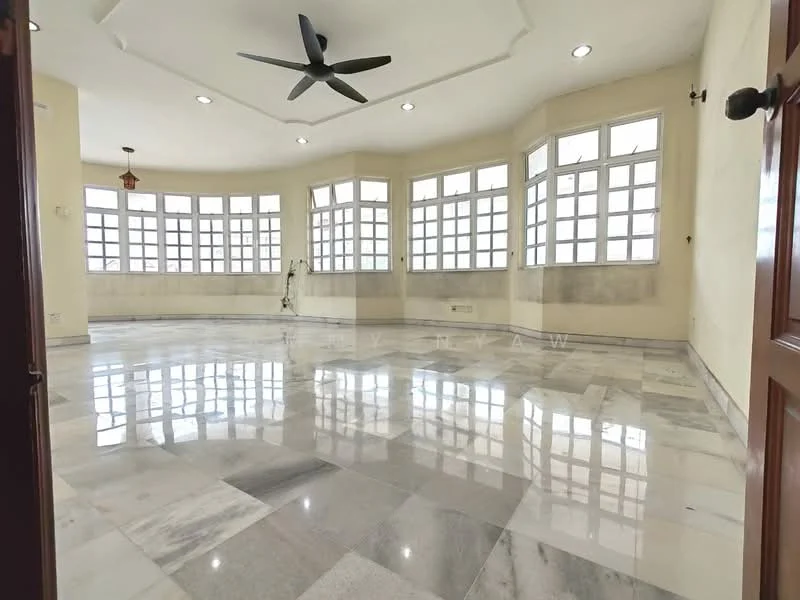 Room features: marble flooring, tray ceiling, 5-blade ceiling fan, large windows with multiple panes, neutral wall color, reflected light on floor, corner windows, high ceiling; style: modern.