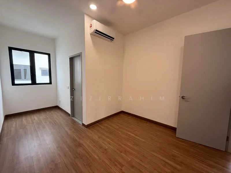 Room features: white painted walls, laminate flooring, 1 wall-mounted split AC, ceiling lights, single door, large window, brown baseboards.