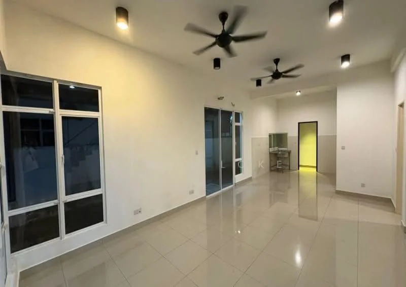 Semi D, Terrace house in Bandar Tasik Puteri, Bandar Tasik Puteri, Rawang — view 2 of 5 — for Rent