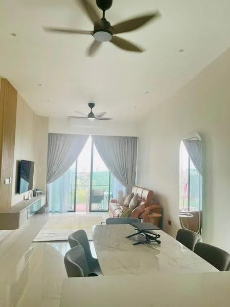 Living features: 5-blade ceiling fan with light, floor-to-ceiling windows, sheer curtains, sliding glass door, light-colored walls, wooden flooring, sofa with cushions, coffee table, TV console, area rug, dining table with chairs, decorative mirror; style: modern; view: garden.