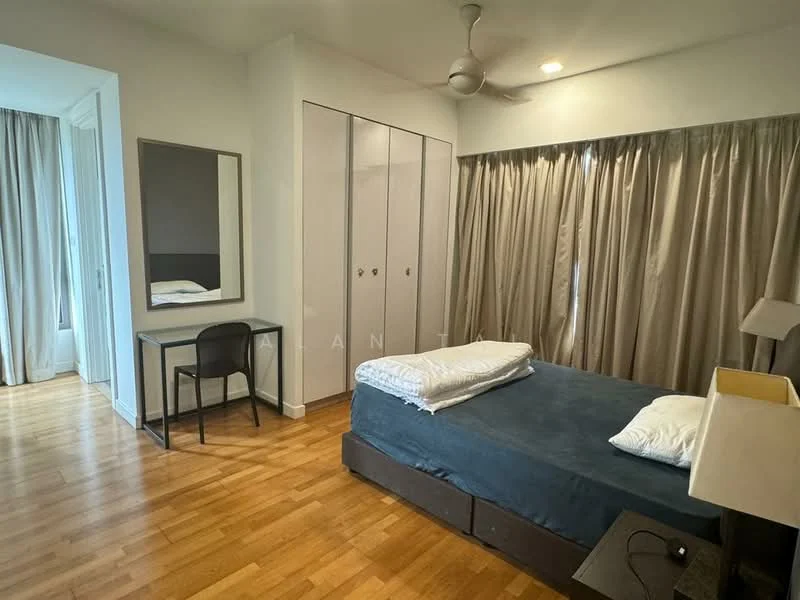 Bedroom features: queen-size bed, upholstered headboard, 2 white pillows, wooden flooring, ceiling fan, built-in wardrobe with sliding doors, desk with black chair, framed mirror, curtains, wall-mounted lamp; style: modern.
