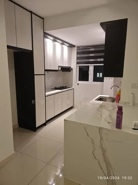 Kitchen features: white cabinetry with flat-panel design, black upper cabinetry, marble countertop with veining, single-bowl stainless-steel sink, chrome pull-down faucet, built-in gas hob, wall-mounted range hood, ceramic tile flooring, recessed downlights, window with blinds; style: modern.