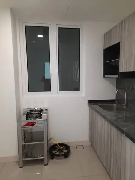 Kitchen features: grey laminate cabinetry, black granite countertop, stainless-steel sink, single-bowl stainless-steel sink, 4-burner gas hob, window with white frame, light-colored tiled flooring, recessed downlights; style: modern.