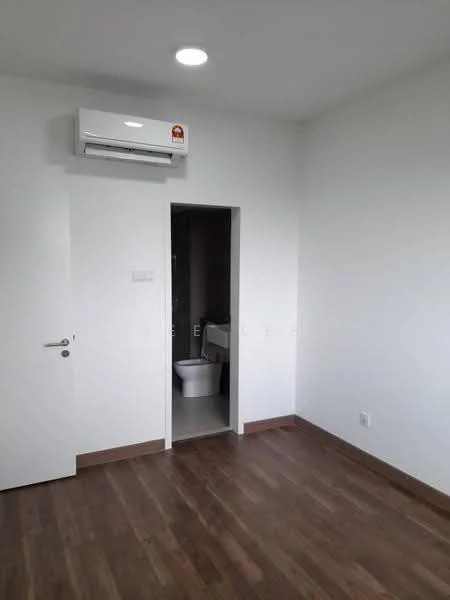 Room features: white painted walls, wooden flooring, 1 wall-mounted split AC, door leading to bathroom, light fixture in ceiling; style: modern.