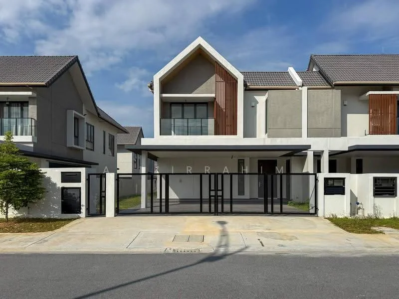 Exterior type: linked terrace house; features: grey painted facade, wooden slatted balcony, flat roof, two-storey structure, manicured lawn, paved driveway, black metal gate, large windows, modern architectural design, surrounded by greenery; style: modern.