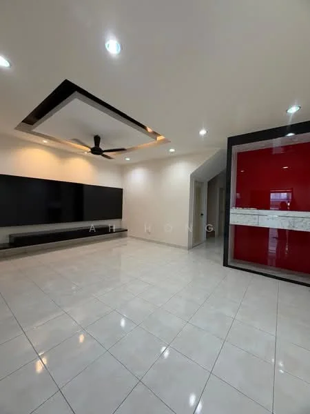 Living features: white painted walls, glossy tile flooring, tray ceiling with recessed lighting, 5-blade ceiling fan, wall-mounted TV, built-in TV console, feature wall with red accents, marble paneling, multiple ceiling lights; style: modern.