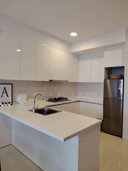 Kitchen features: white glossy cabinetry, marble countertop, single-bowl stainless-steel sink, chrome pull-down faucet, 4-burner gas hob, built-in oven, stainless-steel fridge, white tiled backsplash, recessed downlights, cream tiled flooring; style: modern.