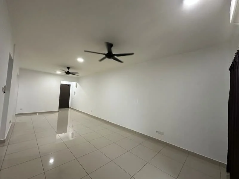 Living features: white painted walls, glossy ceramic tile flooring, 2 ceiling fans, recessed LED downlights, one wall-mounted air conditioning unit, dark curtains, open layout, neutral color scheme; style: modern.