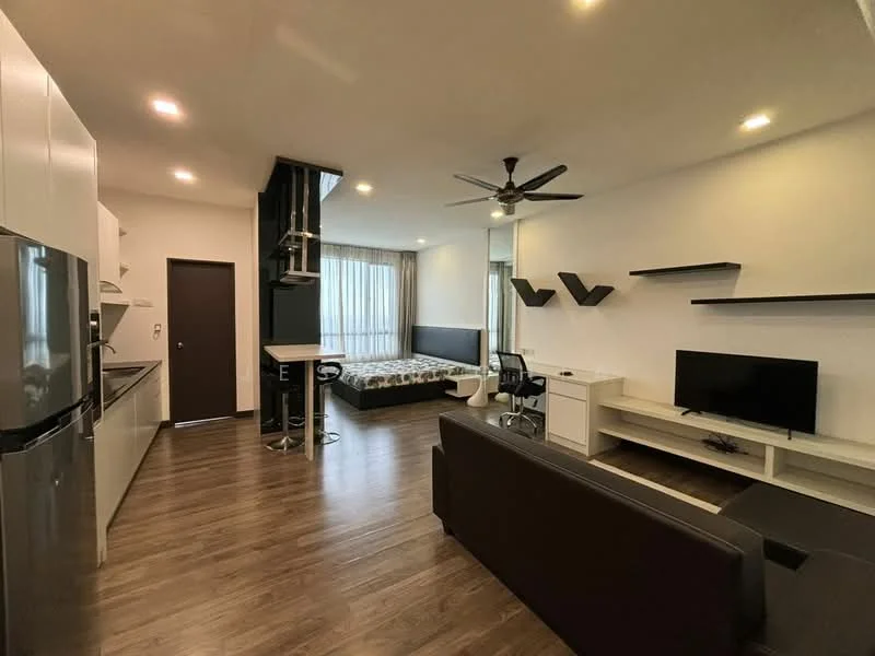 Living features: dark leather sofa, coffee table, wall-mounted TV, entertainment unit, wooden flooring, 5-blade ceiling fan with light, recessed downlights, decorative wall shelves, large windows with sheer curtains; style: modern. Kitchen features: white cabinetry, stainless-steel fridge, built-in oven, 4-burner gas hob, kitchen island with bar stools, black countertop, sink, chrome faucet; style: modern.