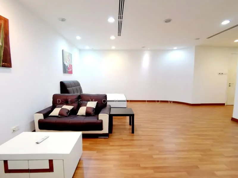Living features: laminate wood flooring, white painted walls, recessed downlights, 5-blade ceiling fan, black leather sofa, white coffee table, decorative cushions, framed artwork on wall; style: modern.