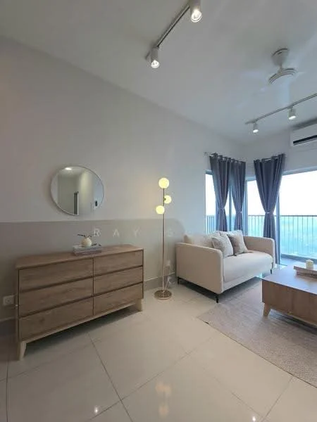 Living features: 3-seater fabric sofa in beige, wooden coffee table, side table with lamp, round mirror on wall, floor-to-ceiling windows, curtains in grey, ceiling fan with light, recessed downlights, tile flooring in white, decorative area rug; style: modern; view: city.