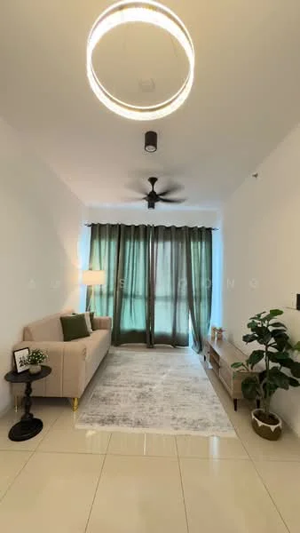 Living features: 3-seater fabric sofa in beige, round side table with black finish, floor lamp with white shade, area rug with geometric pattern, TV console, wall-mounted TV, 5-blade ceiling fan with light, recessed downlights, curtains in dark green, large windows, decorative plant in ceramic pot, polished tile flooring, white painted walls; style: modern.