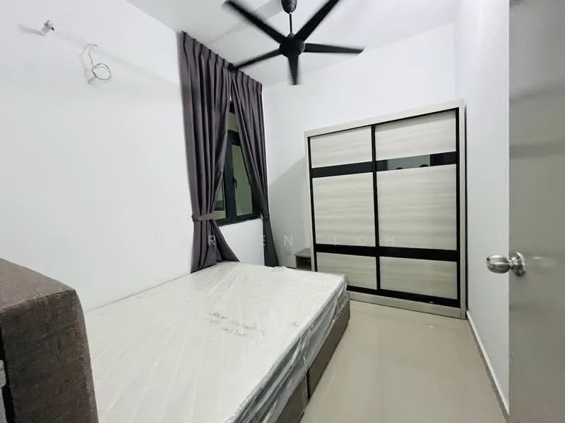 Bedroom features: white painted walls, light-colored flooring, 5-blade ceiling fan, window with black frame, grey curtains, upholstered headboard, queen-size bed, sliding wardrobe with mirrored doors; style: modern.