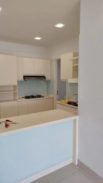 Kitchen features: white cabinetry, light blue backsplash, stainless-steel gas hob, exhaust hood, single-bowl stainless-steel sink, chrome pull-down faucet, countertop with breakfast bar, ceramic tile flooring, recessed downlights; style: modern.