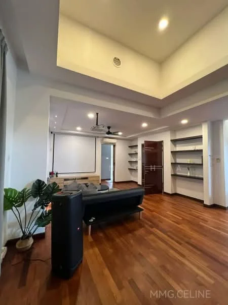 Living features: wooden flooring, white painted walls, tray ceiling, recessed downlights, 5-blade ceiling fan with light, sliding glass door, built-in shelving, TV console, sofa in dark grey, decorative plant, wall-mounted projector screen; style: modern.