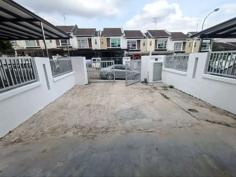 Exterior type: linked terrace house; features: white painted facade, concrete driveway, metal gate, fenced perimeter, manicured lawn, covered car porch, surrounded by residential units, paved walkway; style: modern.