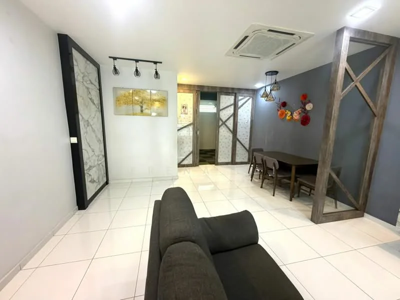 Living features: white tiled flooring, grey fabric sofa, wall-mounted air conditioning unit, recessed ceiling lights, decorative wall with wooden accents, dining table with chairs, wall art with floral design, feature wall with patterned wallpaper; style: modern.