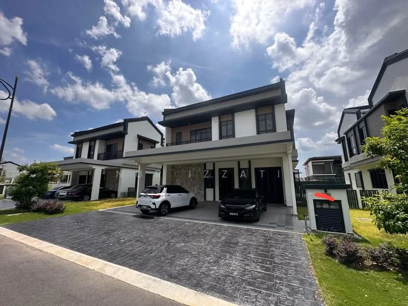 Exterior type: linked terrace house; features: two-storey building, white painted facade, stone cladding accent, flat roof, driveway with interlocking pavers, covered car porch, manicured lawn, surrounded by greenery, visible parking for two cars, modern architectural design, street view, clear blue sky; style: modern.