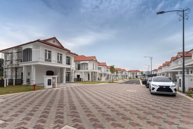 Exterior type: linked terrace house; features: white painted facade, red pitched tile roof, manicured lawn, paved driveway, street lighting, scaffolding on one house, multiple units in row, surrounded by greenery; style: modern.