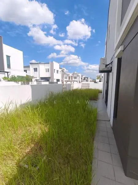 SETIA ECOHILL 2 | END LOT | KITCHEN CABINET | AC | WATER HEATER, Setia Ecohill, Semenyih — view 2 of 5 — for Rent