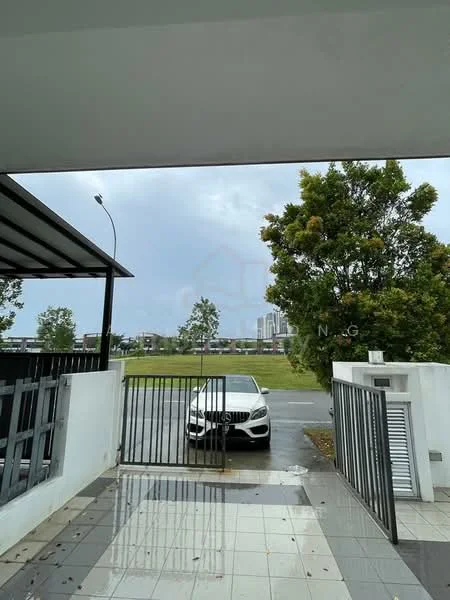 Exterior type: linked terrace house; features: paved driveway, metal gate, manicured lawn, surrounding greenery, car parked in driveway, concrete facade, covered porch, street view, city skyline in background; style: modern.
