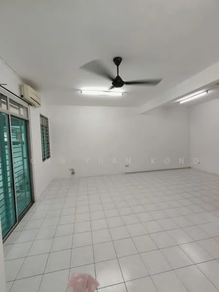 Living features: white painted walls, white tiled flooring, ceiling fan, sliding glass door, floor-to-ceiling windows, air conditioning unit, LED ceiling lights; style: modern.