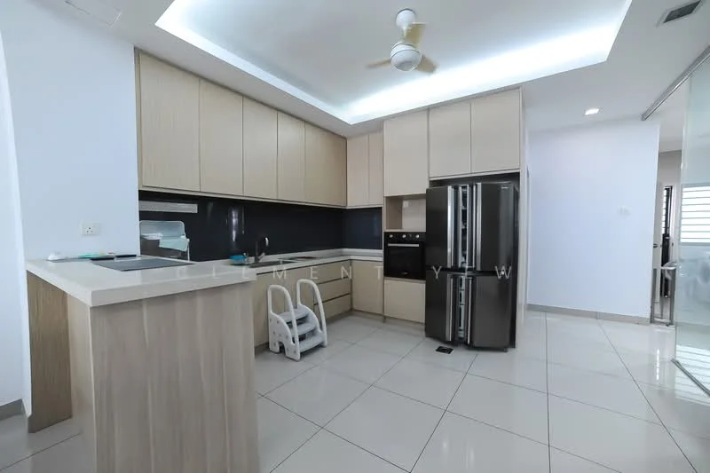 Kitchen features: white painted walls, light wood cabinetry, black countertop, stainless-steel fridge, built-in oven, 4-burner gas hob, single-bowl stainless-steel sink, chrome pull-down faucet, pendant light, ceiling fan, ceramic tile flooring, recessed downlights; style: modern.