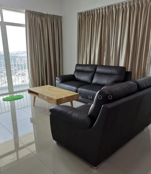 Living features: black leather 3-seater sofa, black leather 2-seater sofa, wooden coffee table, floor-to-ceiling windows, sheer curtains, glossy tile flooring, city view, decorative green mat; style: modern; view: city.