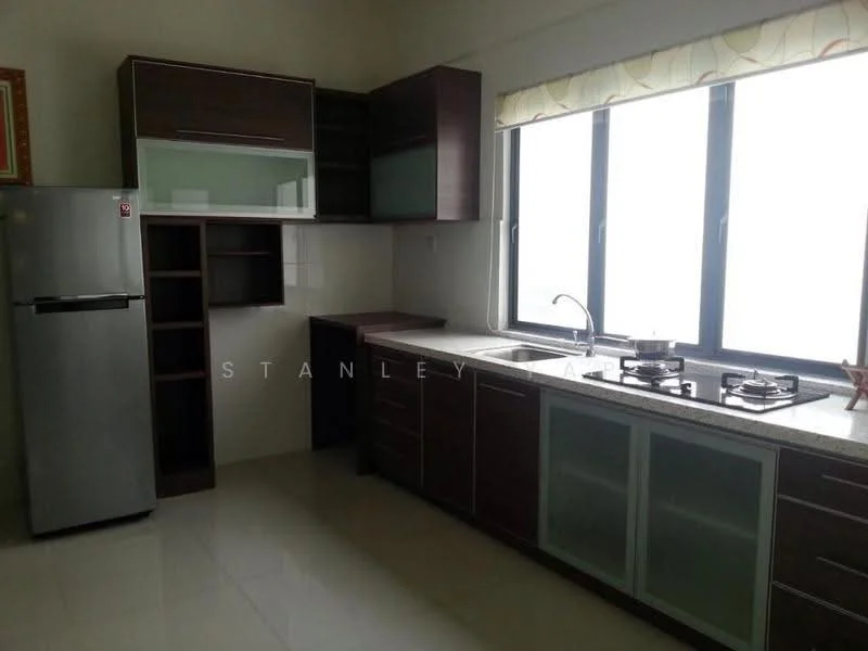 Kitchen features: stainless-steel fridge, built-in cabinetry with glass-front upper cabinets, laminate countertop, double-bowl stainless-steel sink, chrome pull-down faucet, 4-burner gas hob, wall-mounted cabinets, tile backsplash, white walls, window with sheer curtains, ceramic tile flooring; style: modern.