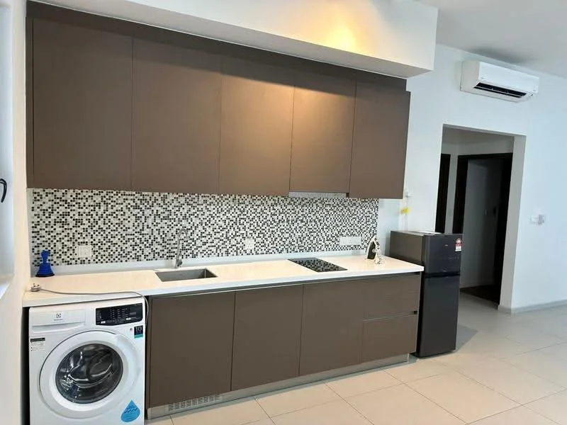 Kitchen features: brown cabinetry, white quartz countertop, black gas hob, stainless-steel sink, built-in oven, white washing machine, black fridge, mosaic tile backsplash, recessed downlights, wall-mounted split AC, light-colored tile flooring; style: modern.