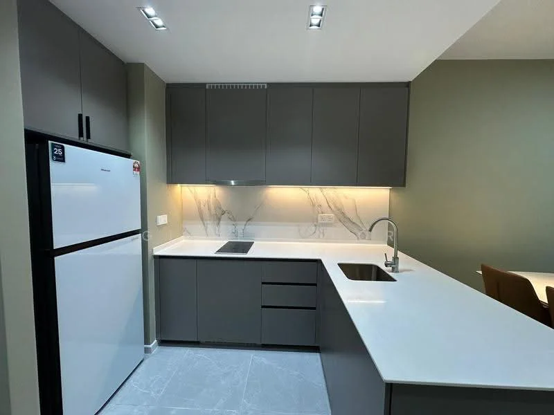 Kitchen features: grey cabinetry, white quartz countertop, single-bowl stainless-steel sink, chrome pull-down faucet, built-in cooktop, stainless-steel fridge, recessed LED downlights, marble backsplash, grey painted walls, open shelving, tile flooring; style: modern.