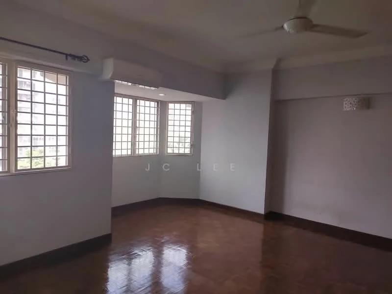 Room features: wooden flooring, white painted walls, ceiling fan, wall-mounted air conditioning unit, multiple windows with grid pattern, corner room layout, natural light from windows.