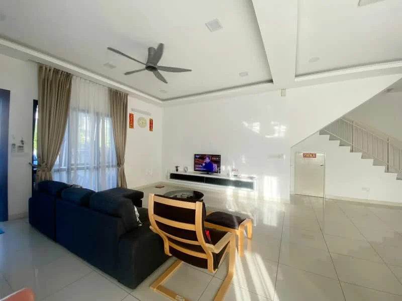 Living features: 5-blade ceiling fan with light, wall-mounted TV, TV console, sofa in dark blue fabric, wooden armchair, large windows with sheer curtains, white painted walls, recessed lighting, polished tile flooring, staircase in background; style: modern.