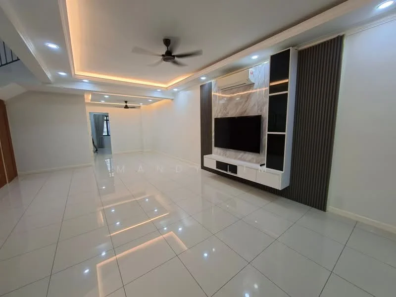 Living features: white painted walls, glossy white tile flooring, recessed LED downlights, 5-blade ceiling fan with light, wall-mounted TV, TV console with storage, marble feature wall, decorative wall paneling, open layout, large windows for natural light; style: modern.