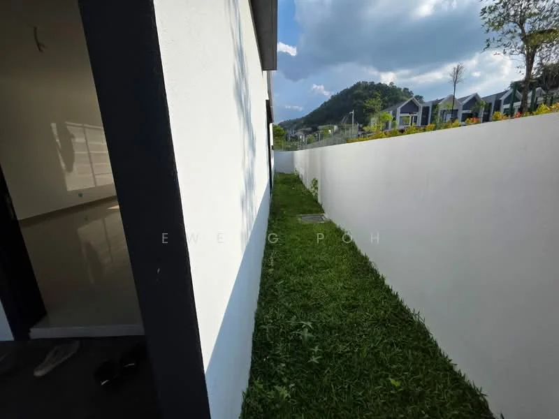 Exterior features: manicured lawn, white painted facade, side pathway, mountain view in background, surrounded by residential buildings; style: modern.